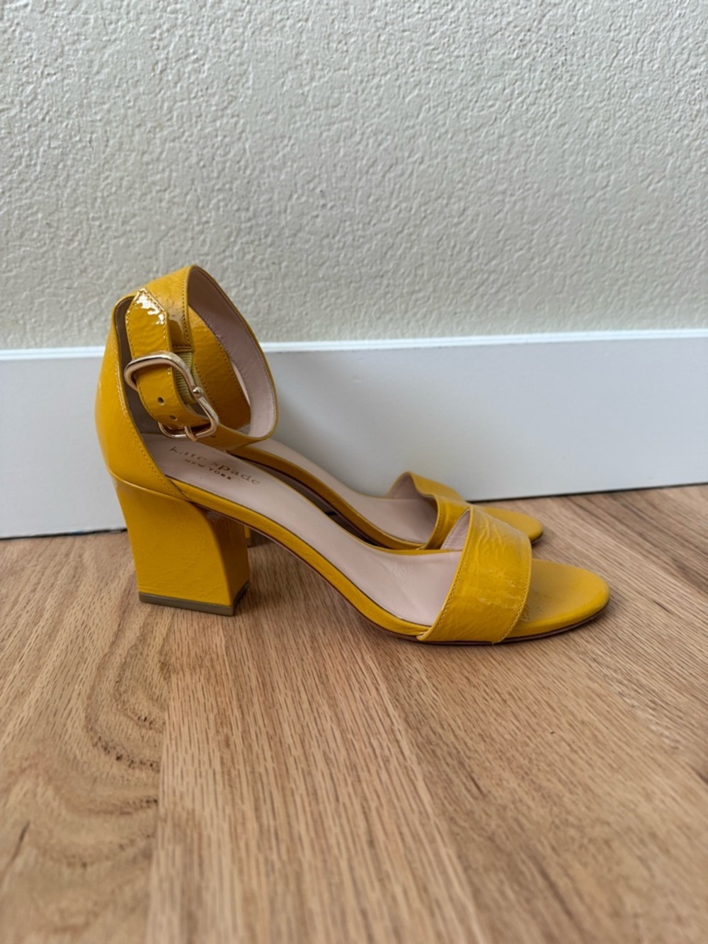 Kate Spade Leather Susane Golden Yellow Heel Strappy Sandals Women’s 7.5 - Picture 2 of 14